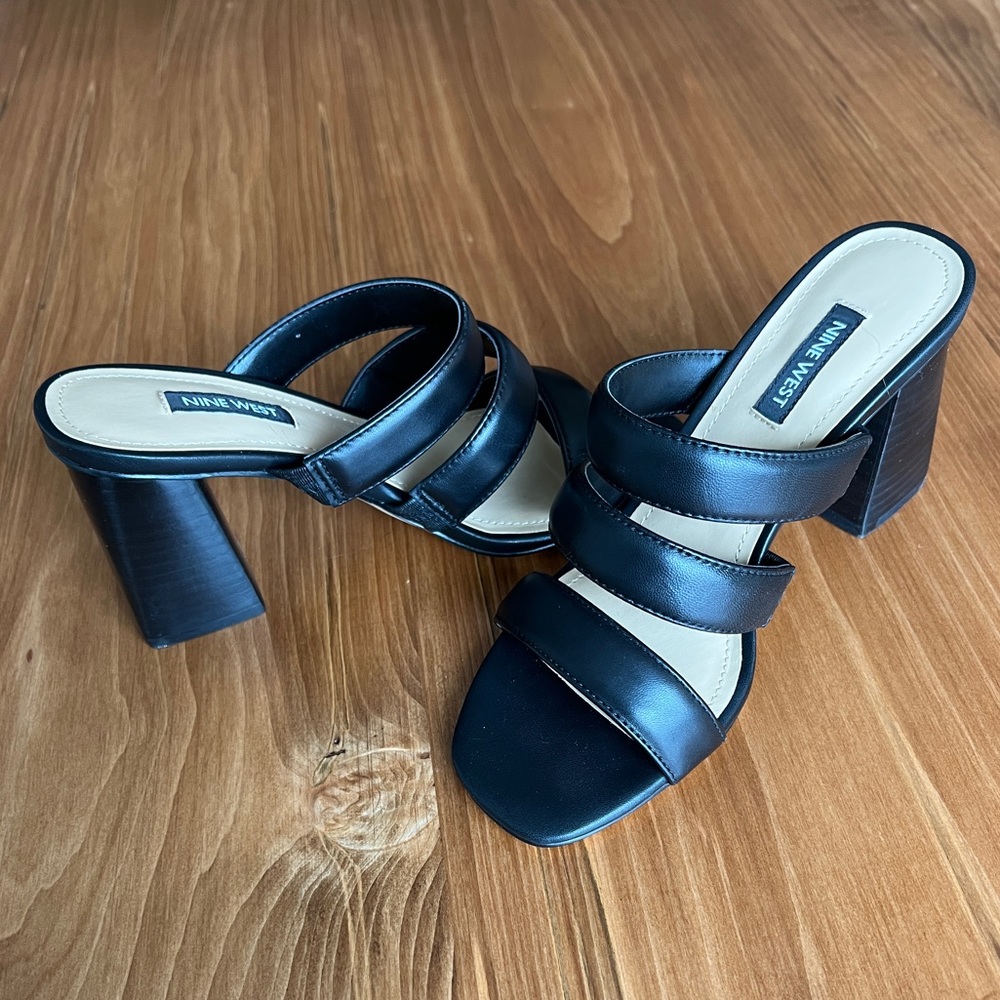 Nine West Slide Sandal! Women's Size 6. Y2K / vintage 90s style